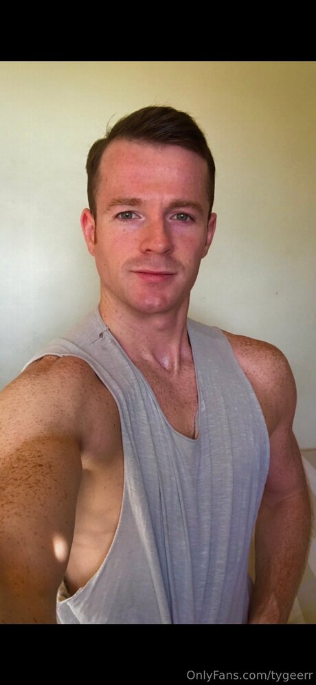 Tygeerr model erotic picture