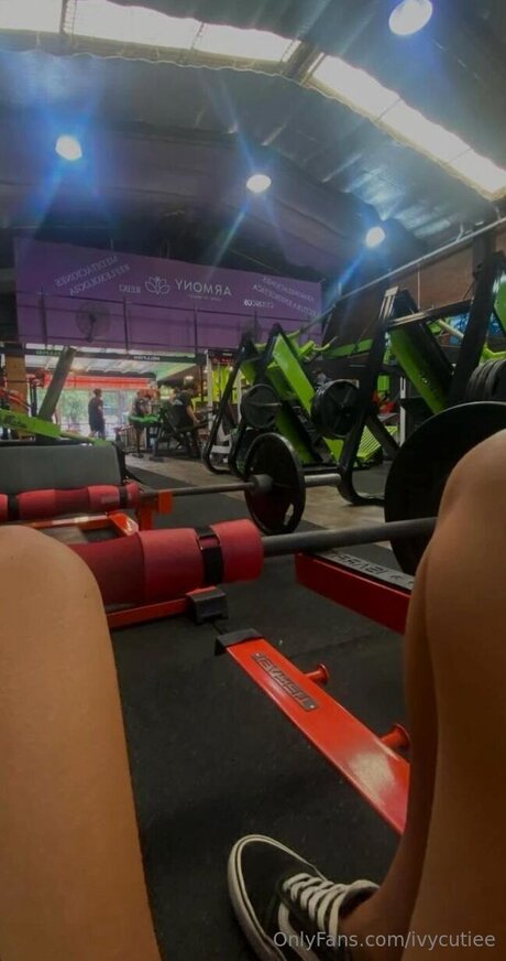 Ivycutiee free star photo