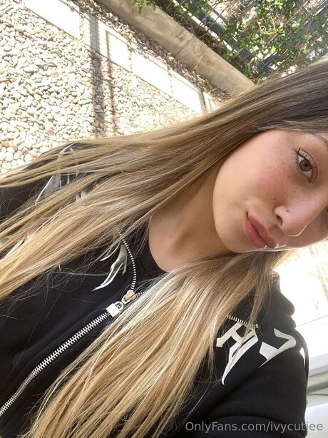 Ivycutiee star hd image