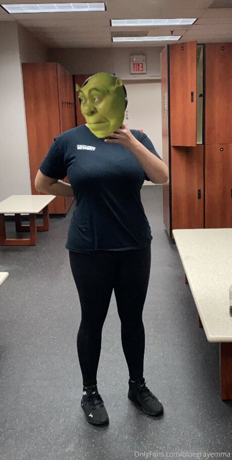 Bluegrayemma nude model picture