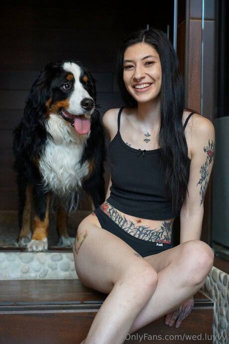 Wed Luvvy model image