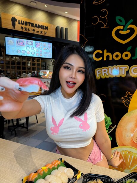 Pingonlyping model nudes pics