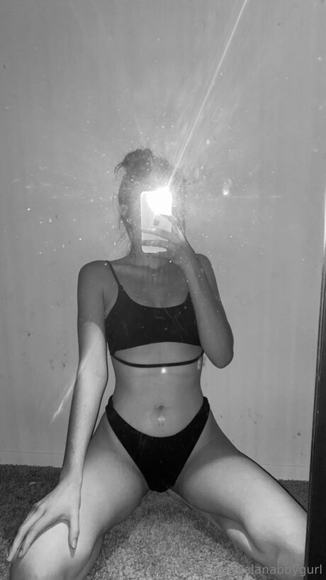 Alanabbygurl model porn photo