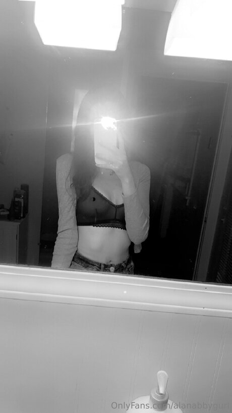 Alanabbygurl nudes actress photo