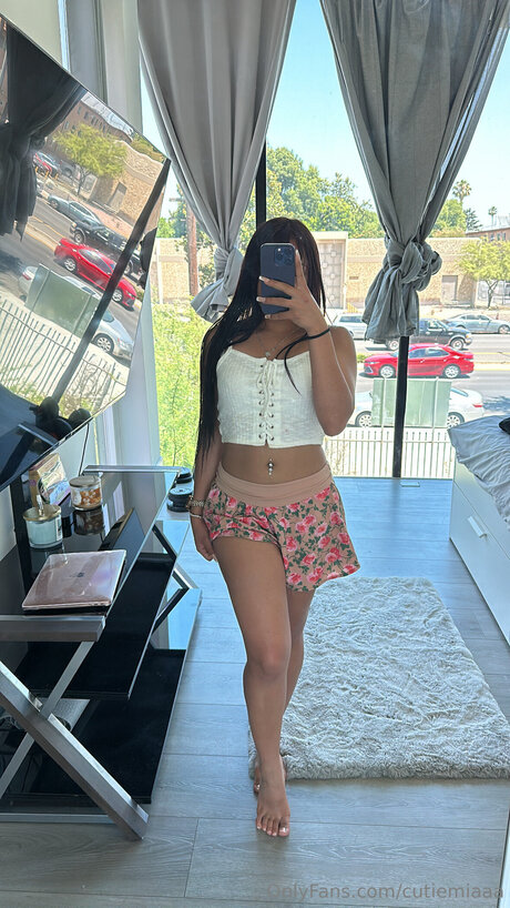 Cutiemiaaa erotic star pic