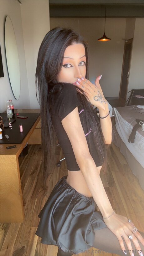 Vanessamainz model hot gallery