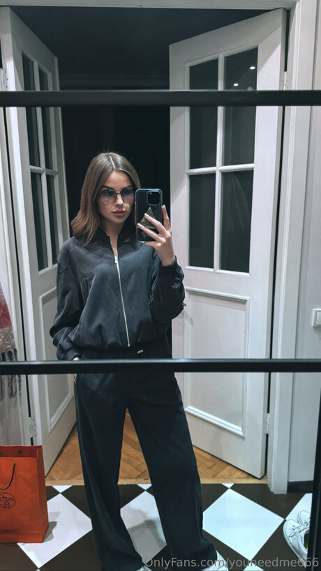 Youneedme666 sexy actress pictures