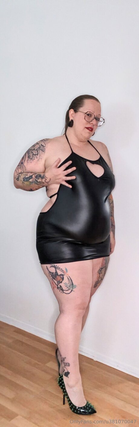 U381070047 erotic pornstar photo