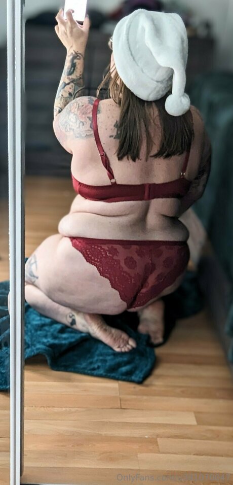 U381070047 nude star image