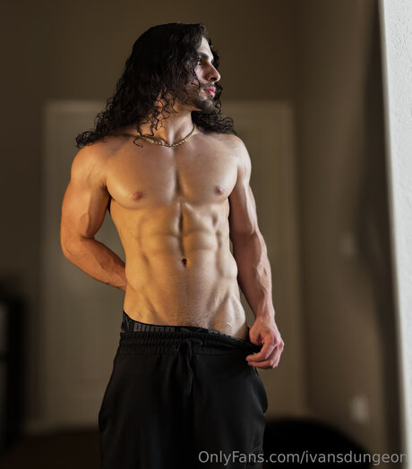 Ivansdungeon model adult picture