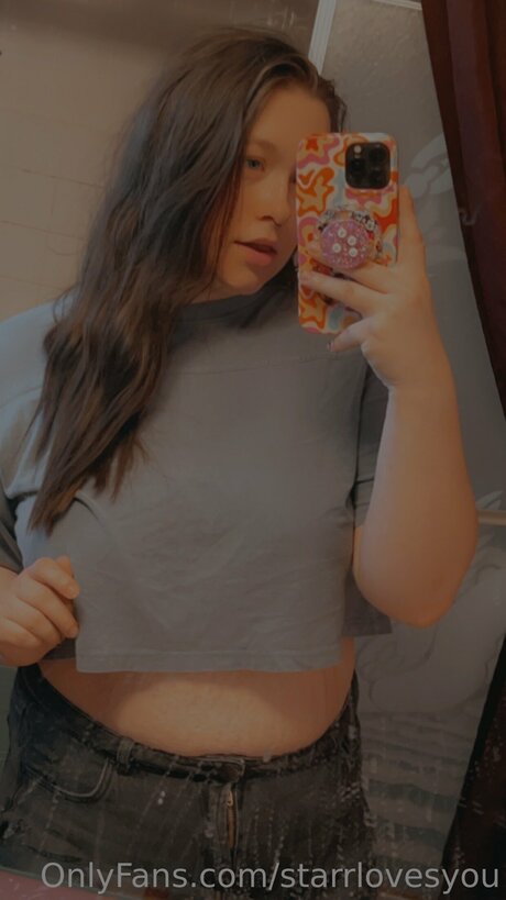 Starrlovesyou pornographic model image