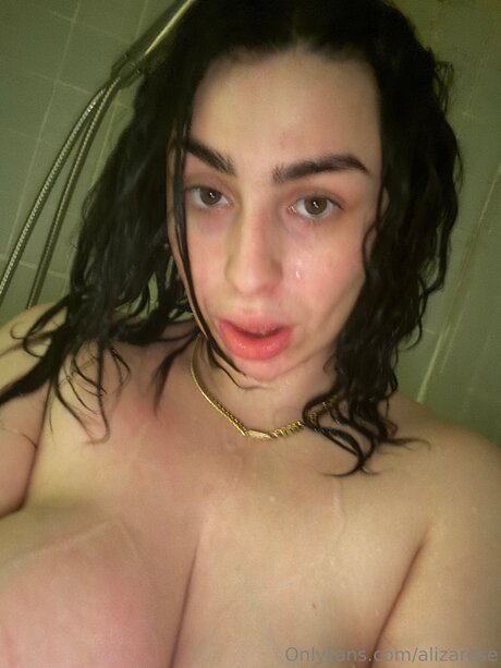 Alizarose star nudes picture