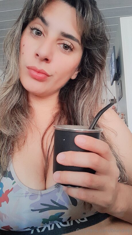 Blonde6 model best pic