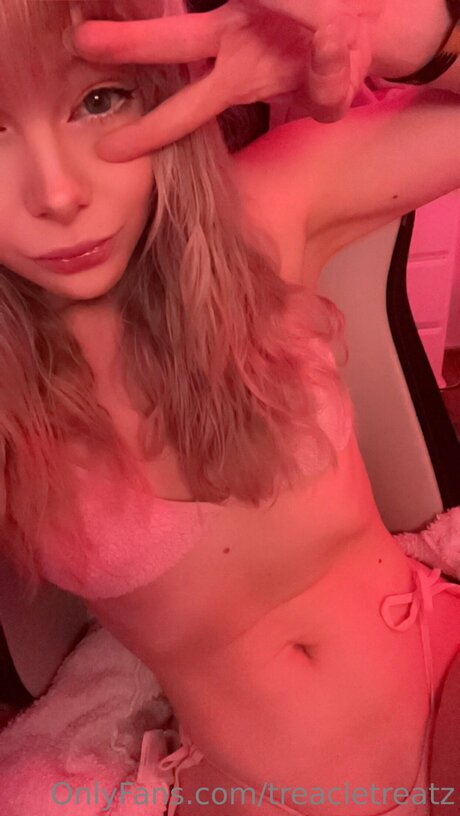 Treacletreatz star pornographic pictures