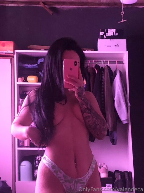 Valendeca star naked pictures