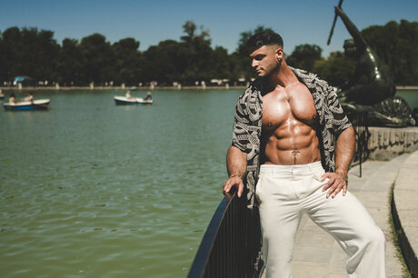 Axelrockham hot actress pictures