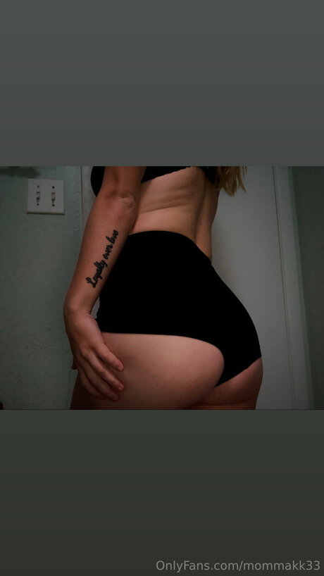 Mommakk33 exclusive actress picture