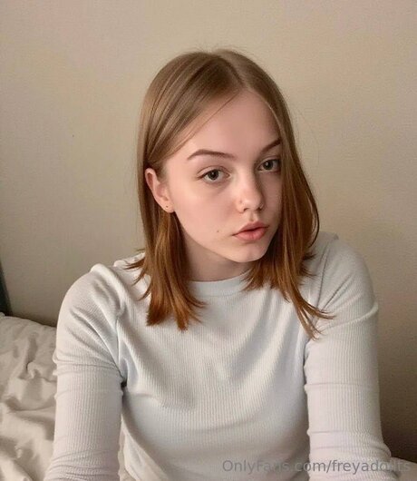 Freyadollts sexy actress img