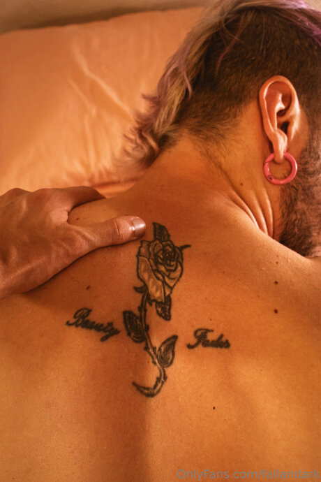 Fallandark nude star image