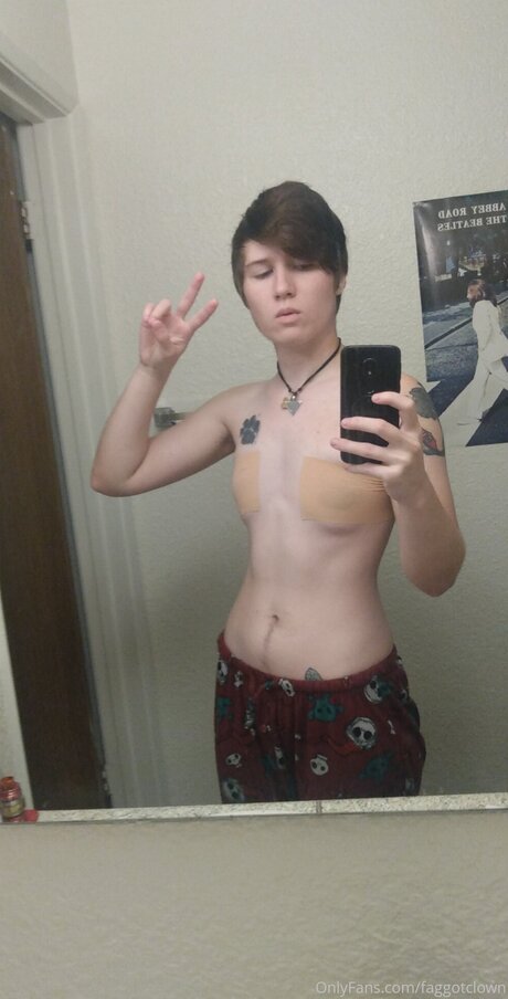 Faggotclown pornstar exclusive picture