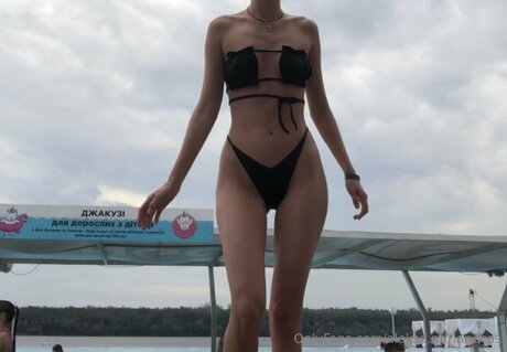 Aleksa Ndrianecos sexy actress archive