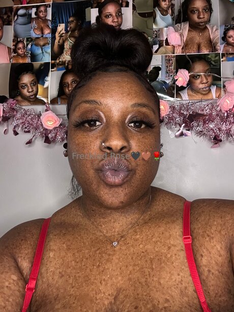 Freckledfantasy5 star nude pic