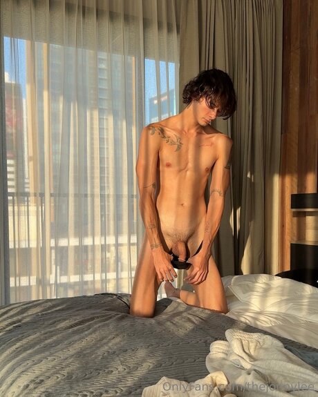 Thejonnylee hot model archive