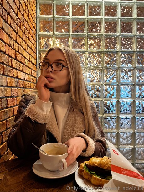 Sweet Adele18 sex model picture