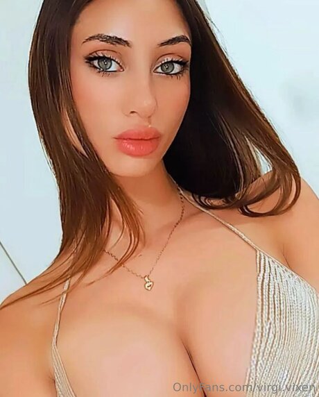 Virgi Vixen star sexy photo