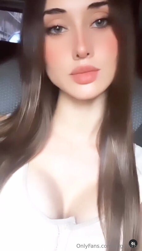 Virgi Vixen pornstar photo