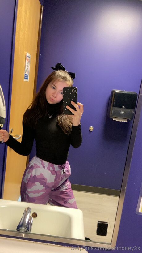 Ashmoney2x pornstar adult picture