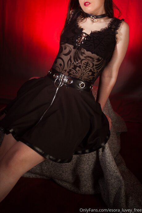 Esora Luvey Free model adult img