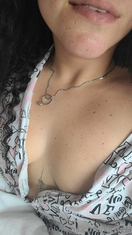 Klove9 nude model image