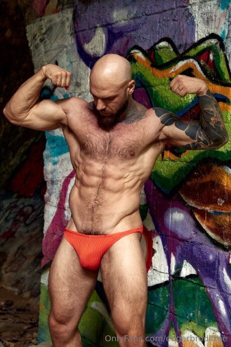 Edgerbrodlfree nudes actress pictures