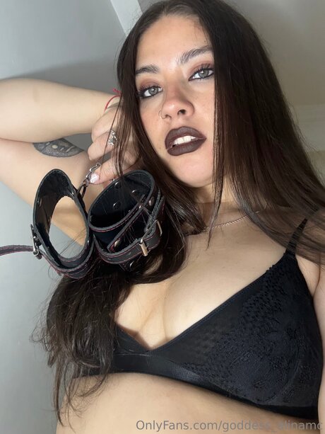 Goddess Alinamc pretty model archive