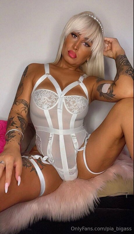 Pia Bigass model nudes photos