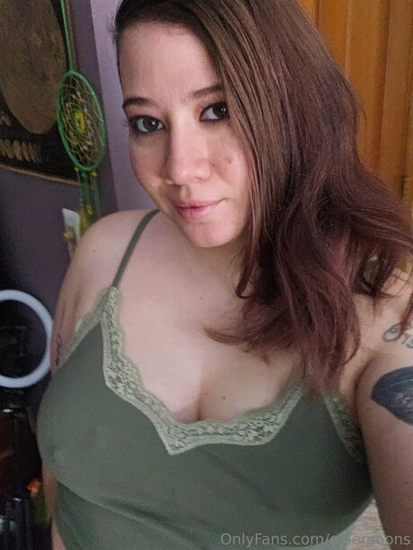 Eviemoons naked actress gallery