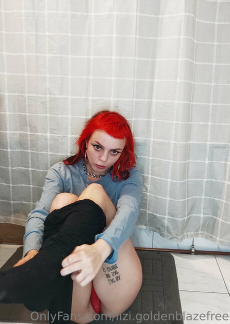 Lizi Goldenblazefree free model img