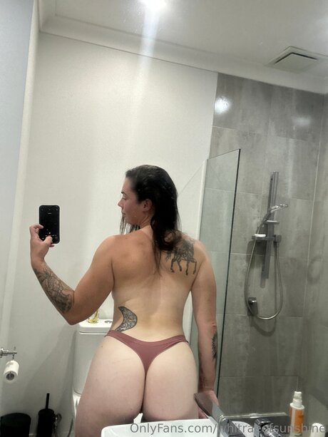 Whitraeofsunshine pornstar free img