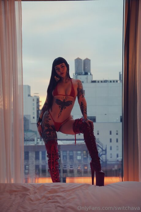 Queenavaline star naked image