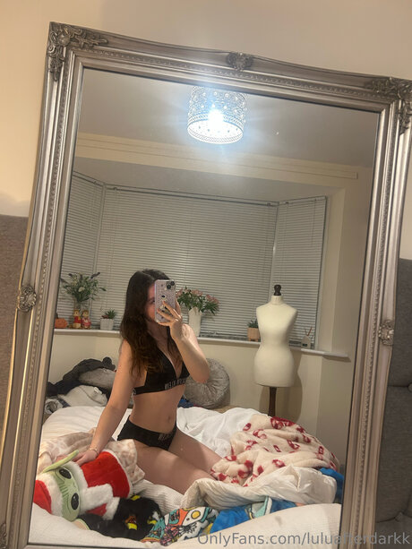 Alohalucy pornographic model pic