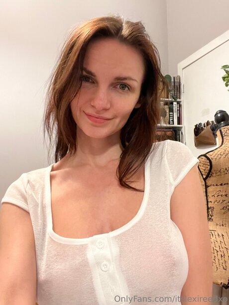 Itslexireedxo best model picture