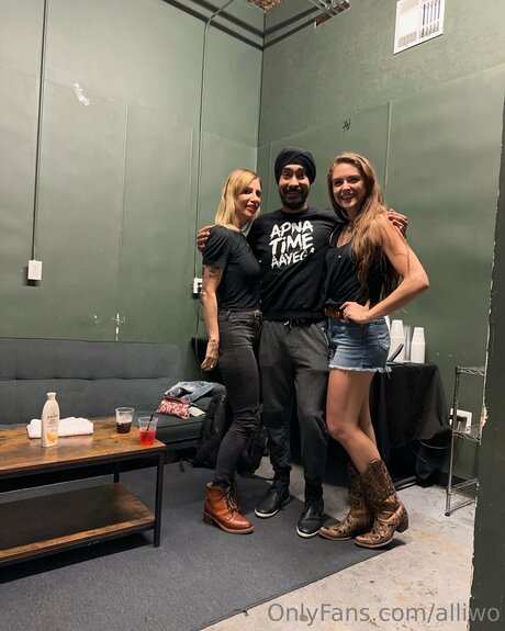 Alliwo xxx model galleries