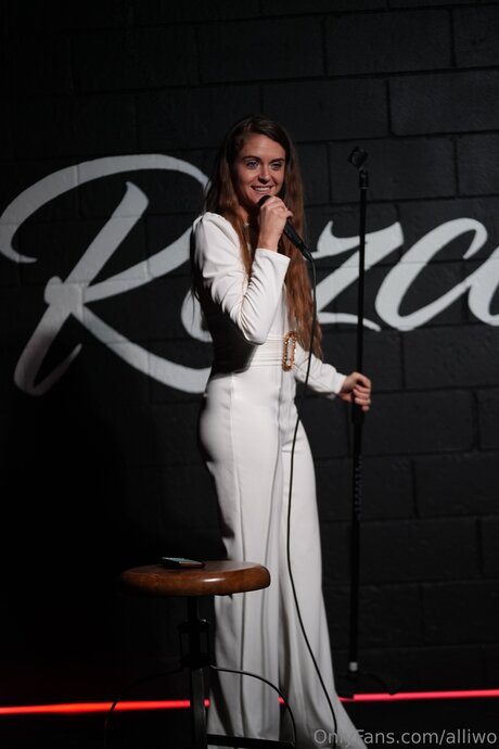 Alliwo pornstar beautiful picture