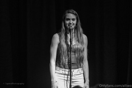 Alliwo model xxx images