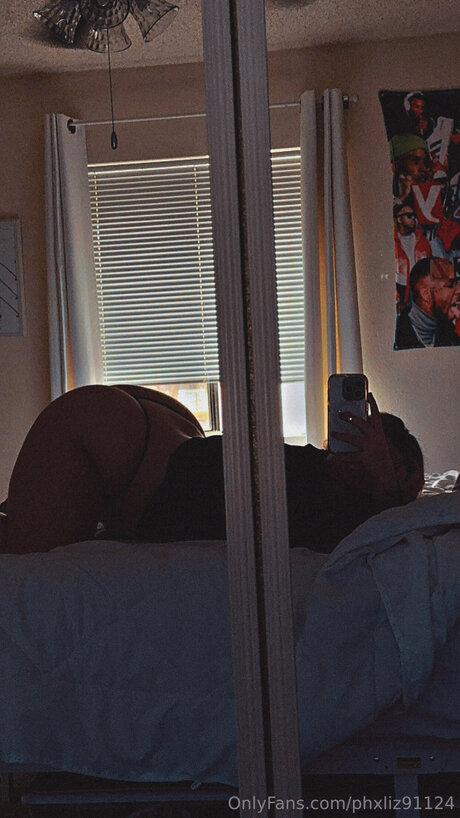 Phxliz91124 star naked img