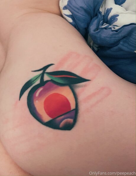 Peepeach model nudes pics