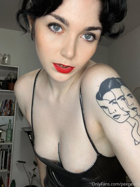 Peepeach nudes pornstar photos