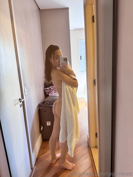 Gigymnast star erotic photos