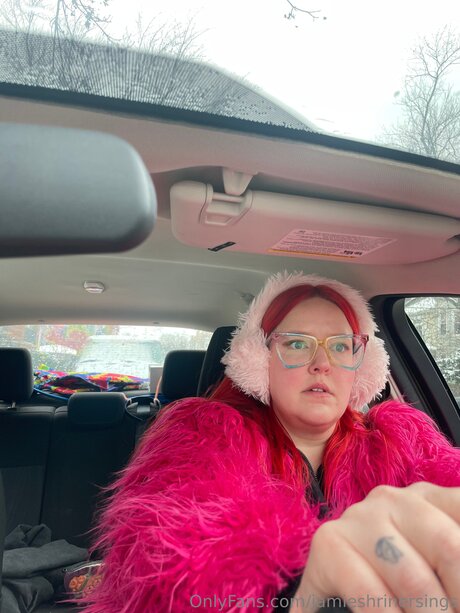 Jamieshrinersings model xxx pics